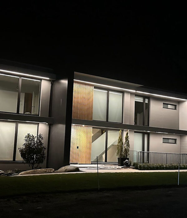 Project 14530 - exterior of the house at night